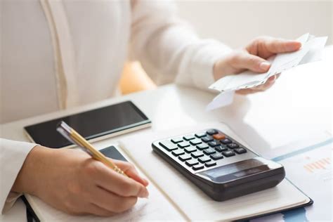 Bookkeeper: Definisi, Bedanya dengan Akuntan, dan .